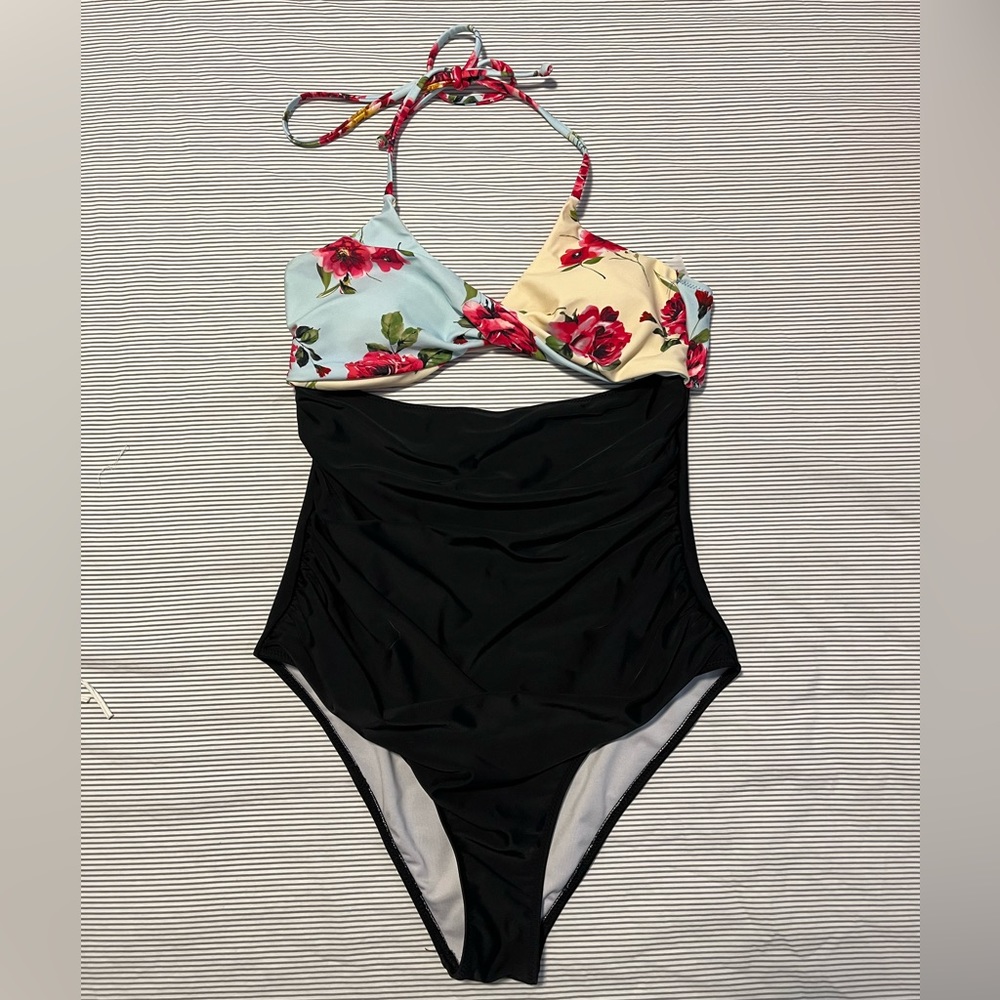 NWOT Cupshe Medium One Piece Swim